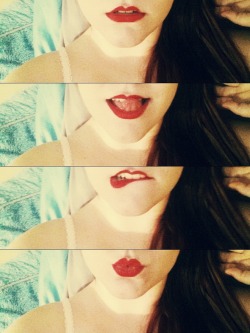 bedlam-kitten:  I really like when I wear red lipstick.