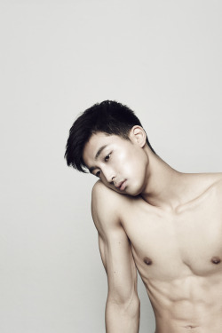 ohthentic:  koreanmodel:  Yoo Hyung Ryeol shot by Shin Say Byuk