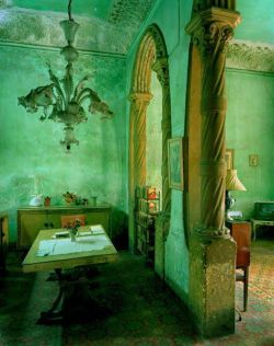 palmvaults:Havana by Michael Eastman