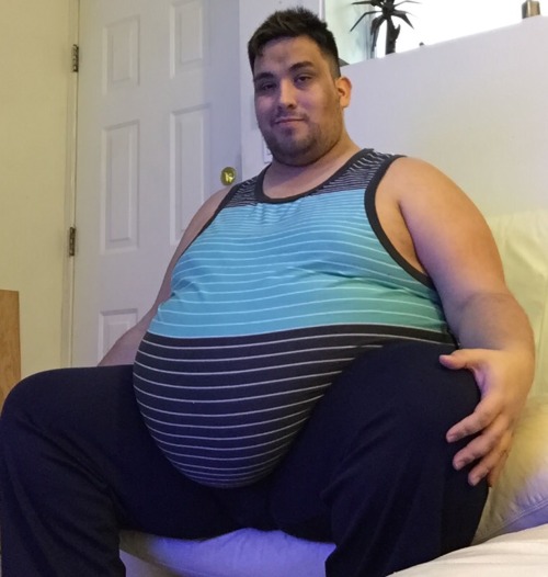 bigfattybc:  Been feeling good lately so here are some more pics! Love my new haircut hehe  Seriously handsome haircut ;)