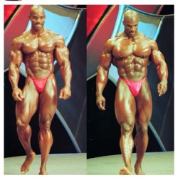 drwannabe:  Flex Wheeler and Ronnie Coleman