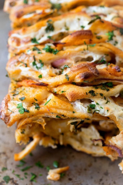 verticalfood:Buffalo Chicken Pull Apart Bread