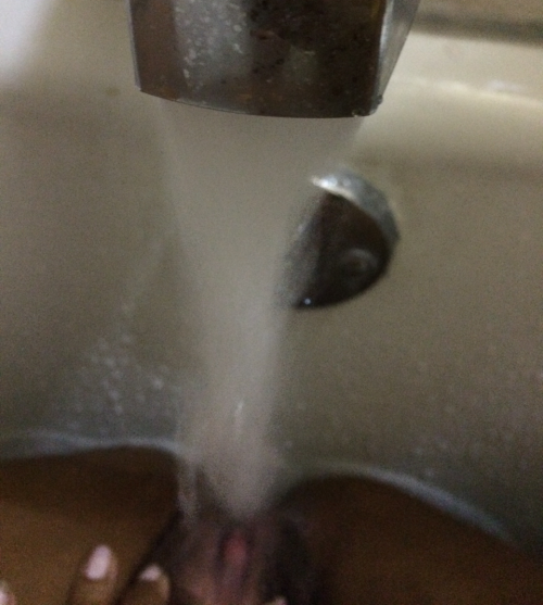 ebonysexdiary-fantasies:Washing  http://amateurblackselfies.tumblr.com/