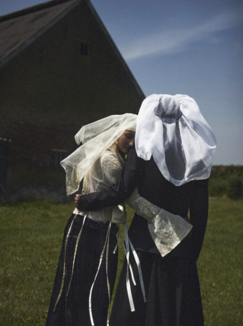 himneska:Rouw: Rituals from Zeeland. Agnes Nieske Abma photographed