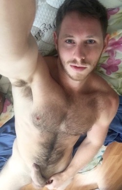 alanh-me:Follow all things gay, naturist and “ eye catching