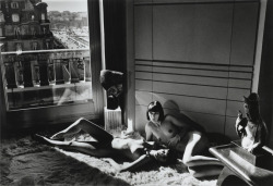 vivipiuomeno:  Helmut Newton ph. - Mannequins - Quai d’Orsay