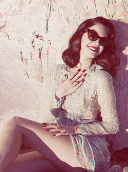 such-a-saint-but-such-a-whore:  † Soft grunge †