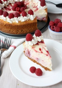 ambrosiadessert:  Skinny Raspberry Cheesecake  