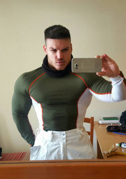 bbstreetclothes:  Proof that he’d look good in ANYTHING! 