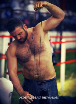 Follow my two hairy men blogs:http://sambrcln.tumblr.comhttp://hairysex.tumblr.com