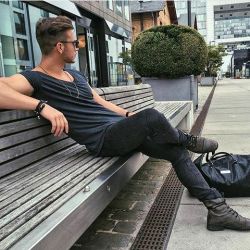 dresswellbro:  Men’s fashion and outfit inspiration blog.Daily