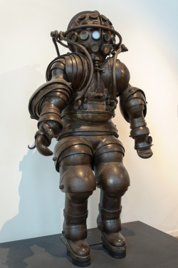 museum-of-artifacts:    Atmospheric diving suit built by Carmagnolle