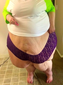 ssbbwvanillahippo:I don’t know why kind of camera angle this