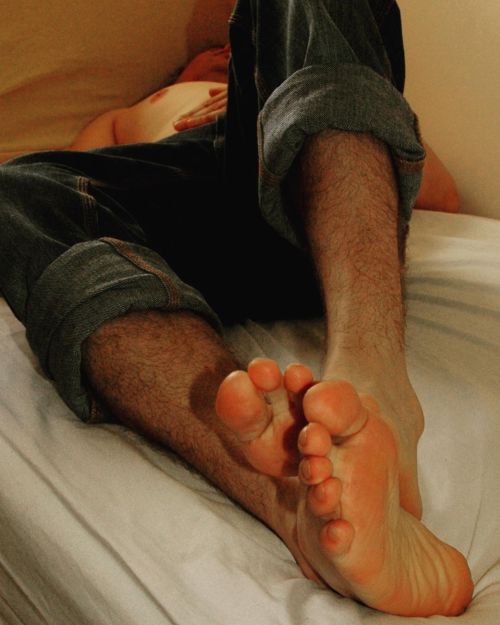 chrisftlvr:  #feet #foot #malefeet #malefoot #feetsoles #boyfeet