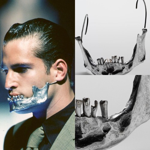 serpientes:  The “Jaw Bone” mouthpiece made by Shaun Leane for