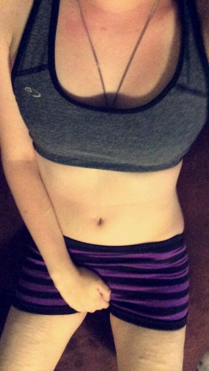 Look how cute I am. I even shaved and everything, I don’t deserve to be this sad. Any cute girls wanna keep me company or cheer me up? You can kik me or snapchat me.   Kik: caraphernelia_13 Snapchat: Kaydenbabyy