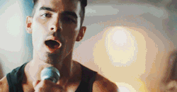 dncefever:  Body Moves x