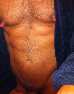 nippleneed:Letting the udders out………….