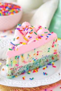 foodffs:  FUNFETTI CHEESECAKE WITH CAKE BOTTOMFollow for recipesGet