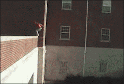 parkour-freerunning-feiyue:  OMG, the Huge Back Flip!!!