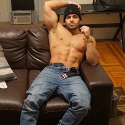 herculesandcannoli:  Gerardo💥💥💪🏽damn!