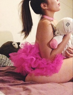 xo-cinderelly:  Being a good little girl for daddy 👸🏻
