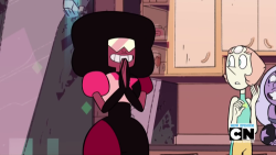 ‘PFFT-EHEHE, Check out Garnet!’Screencap Re-Draw request