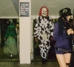 imshootingfilm:  Halloween in the New York’s subway in the