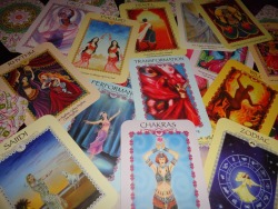 kawaiibellydancer:  Belly Dance Tarot  I want thisssss!!!!