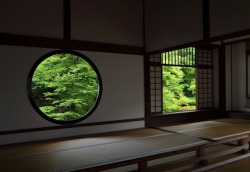 sixpenceee:The Genkoan Temple, a Zen Buddhist temple with a tranquil