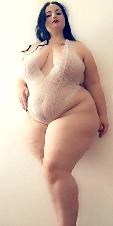 neptitudeplus:  “Does she meet your wish for a fat and beautiful