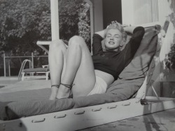 zzzze:  UNKNOWN: Marilyn Monroe, n.d. (Vintage Photograph)