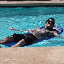 mitch-luckers-dimples:  “Life is goooooood… Pool loungin