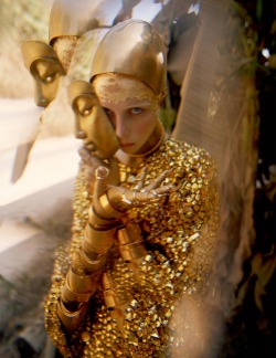stormtrooperfashion:  Edie Campbell in “Gilt Trip” by Tim