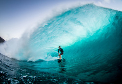 infinitesurf:  john john florence, pipe // photo: brent bielmann