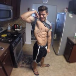 psyducked:  I honestly don’t think abs like that are possible