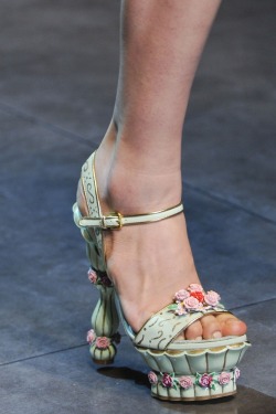 verry-cherry:  arsenicinshell:  Dolce & Gabbana  Fab shoes!