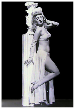burleskateer: Tirza Vintage 40’s-era promo photo taken before she become famous for her “Wine Dance” routine.. 