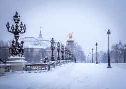 astratos:  Paris Snow  |  Ramelli Serge 