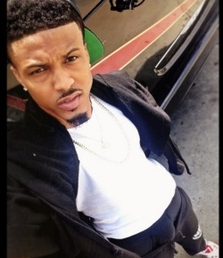 phillyprints:  adventure704:  August alsina showing off that