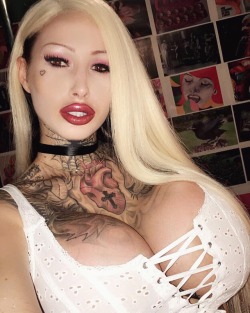 thebimboattention:TheBimboAttention.tumblr