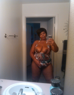 blackwomenlover:  Sexy selfshooter