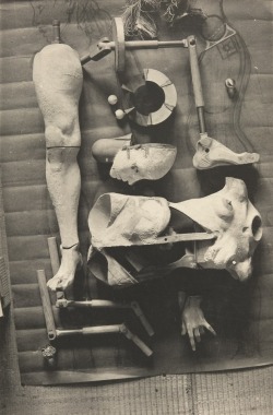 otinanaismos:hans bellmer – plate from la poupée - 1936   