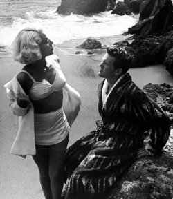 getwiththe40s:  Real Heat. …..Lana Turner and John Garfield