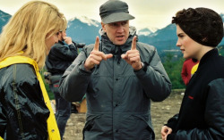 murielheslop:  David Lynch with Sheryl Lee and Lara Flynn Boyle