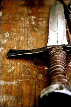 bladeandwood:  Well used sword…
