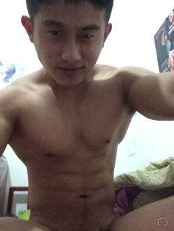 asianphallicfetissssh:  Awwww isn’t that chinese dick so distasteful