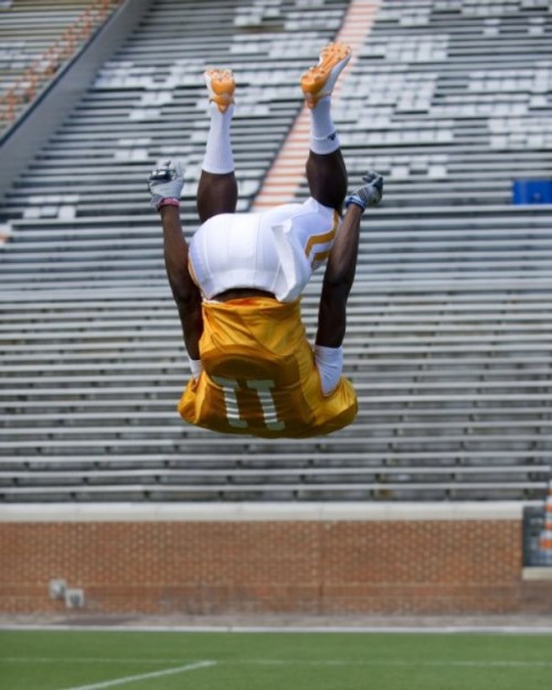 Justin Hunter @ Tennessee First post of bulge pics at 2013 NFL Combine: http://hothungjocks.tumblr.com/post/44007511450/justin-hunter-tennessee-at-nfl-combine