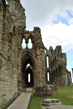 wanderthewood:  Whitby Abbey, North Yorkshire, England by dmquinlan