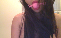 kittens-fantasy:  I like things in my mouth See more on my private